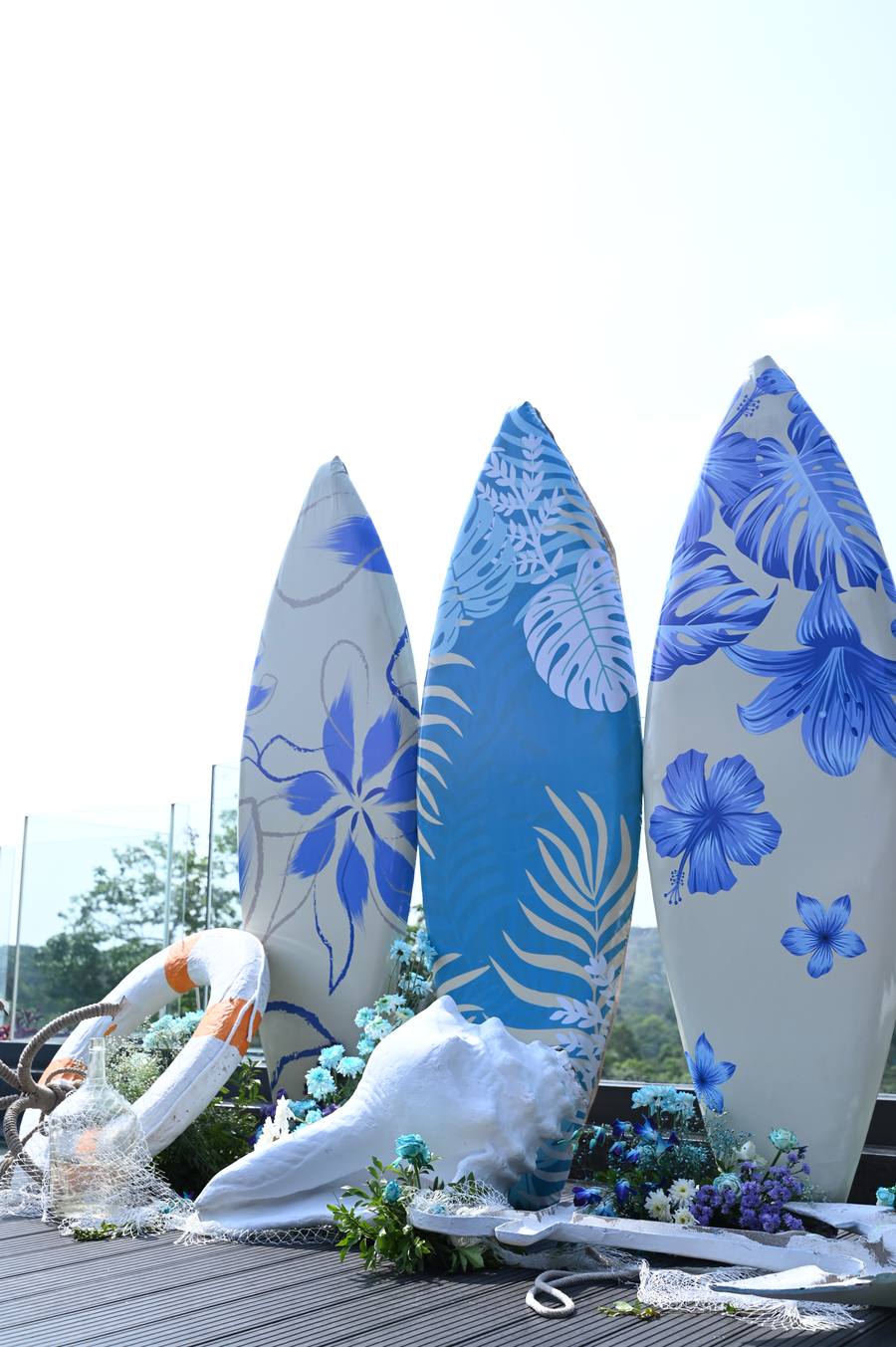 Alka & Manish: pool party décor